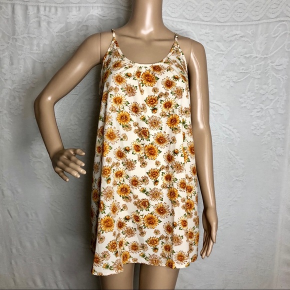 Forever 21 Dresses & Skirts - Sunflower Shift Dress